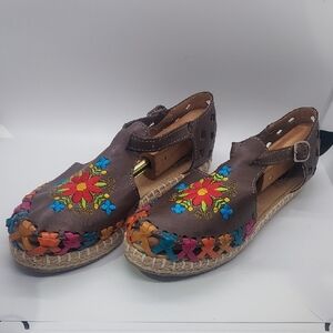 Huarache floral embroidered sandals made in‎ Mexico size 27 Mex (US 8.5)